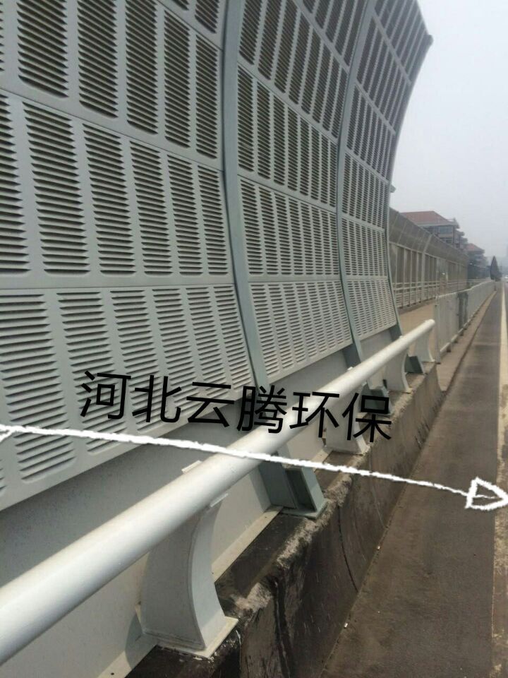 天津快速路大弧形声屏障安装施工